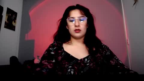 Snapshot of scarlett_sen chatting on October 24, 2:46 pm Mistress Scarlett online show from October 24, 2:46 pm