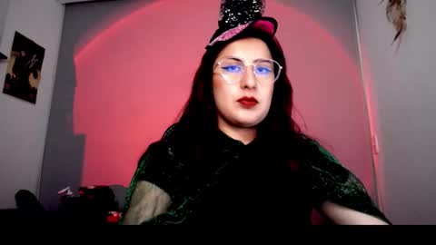 Snapshot of scarlett_sen chatting on October 27, 1:48 pm Mistress Scarlett online show from October 27, 1:48 pm