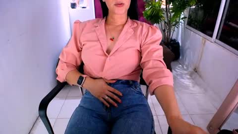 Snapshot of scarlett_sex2 chatting on September 11, 5:46 pm scarlet online show from September 11, 5:46 pm