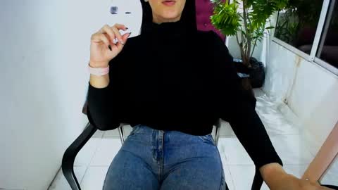 Snapshot of scarlett_sex2 chatting on September 25, 12:53 pm scarlet online show from September 25, 12:53 pm