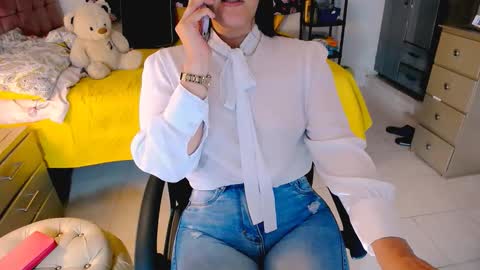 scarlet online show from April 21, 5:28 pm