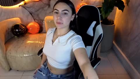 Scarlett online show from October 15, 1:55 pm