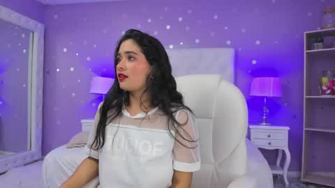 Snapshot of scarlette_15 chatting on January 8, 6:20 am Scarlette online show from January 8, 6:20 am