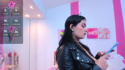 Snapshot of scarlette_15 chatting on January 27, 8:17 pm Scarlette online show from January 27, 8:17 pm