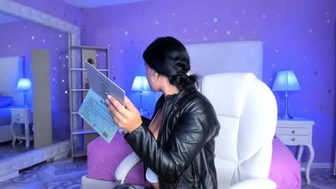 Snapshot of scarlette_15 chatting on October 4, 3:26 am Scarlette online show from October 4, 3:26 am