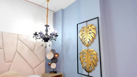 Scarlett Fever online show from April 14, 8:04 pm