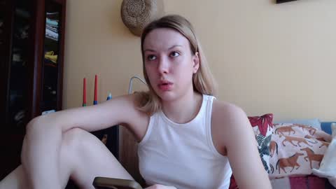 Snapshot of scarlettford chatting on December 12, 9:19 am Scarlett online show from December 12, 9:19 am