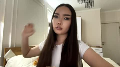 scarlettleszczynski online show from April 9, 12:43 pm