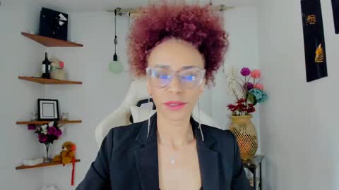 Snapshot of scarlettmalbec chatting on December 5, 11:18 pm Scarlett online show from December 5, 11:18 pm