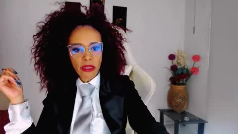 Snapshot of scarlettmalbec chatting on September 18, 9:39 pm Scarlett online show from September 18, 9:39 pm