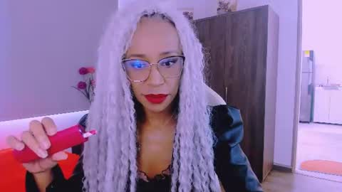 Scarlett online show from July 10, 8:00 pm