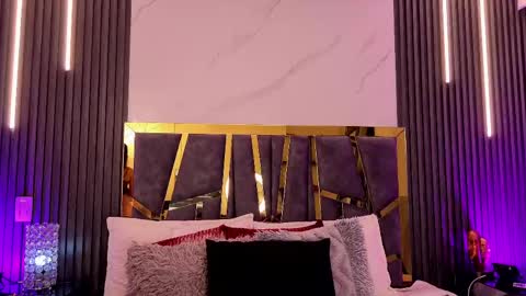 scarlettorres online show from April 19, 1:32 pm