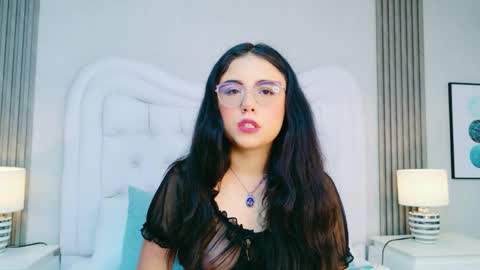 Scarlett Petrova online show from April 20, 11:35 am