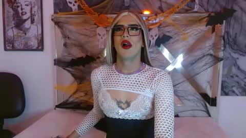 Scarlett online show from October 27, 5:00 am