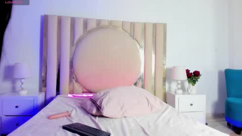 Scarlett Ross  online show from February 25, 6:09 pm