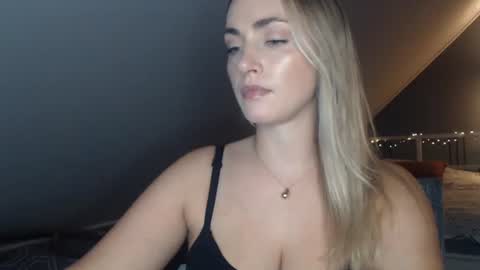 ScarlettxBlonde online show from August 2, 8:18 pm