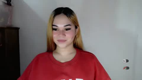 Snapshot of scarletvamp chatting on November 6, 2:12 am scarletvamp online show from November 6, 2:12 am