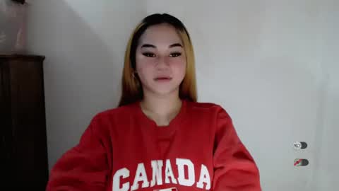 Snapshot of scarletvamp chatting on November 8, 12:33 am scarletvamp online show from November 8, 12:33 am