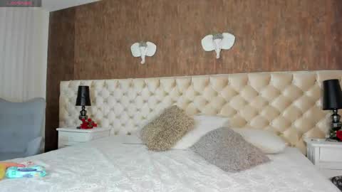 Scarlet online show from March 2, 4:47 pm