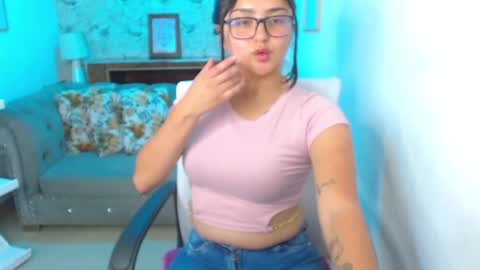 scarllet online show from February 3, 6:17 pm