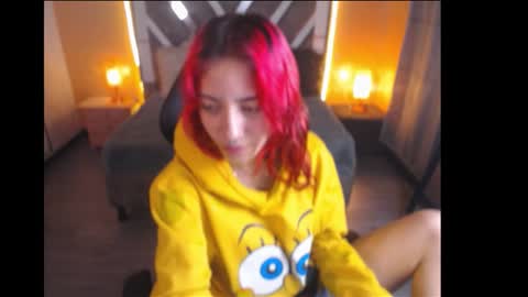 Snapshot of scarllett_bdsm chatting on December 3, 10:50 am Scarllett online show from December 3, 10:50 am