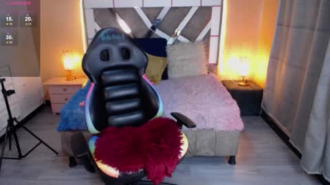 Snapshot of scarllett_bdsm chatting on December 19, 7:40 am Scarllett online show from December 19, 7:40 am