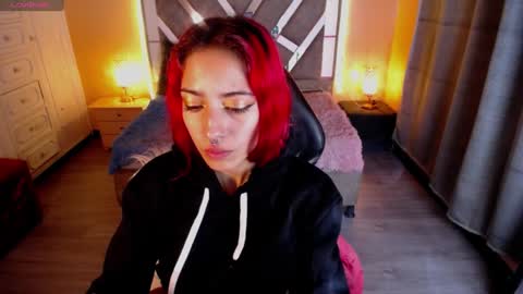 Snapshot of scarllett_bdsm chatting on December 20, 8:38 am Scarllett online show from December 20, 8:38 am