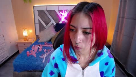 Snapshot of scarllett_bdsm chatting on December 24, 8:11 am Scarllett online show from December 24, 8:11 am