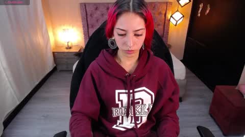 Snapshot of scarllett_bdsm chatting on January 14, 3:43 am Scarllett online show from January 14, 3:43 am