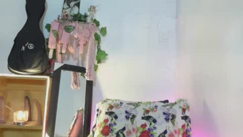 Snapshot of scarllett_bdsm chatting on July 9, 10:25 pm Scarllett online show from July 9, 10:25 pm