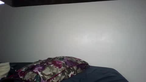 Snapshot of scentedfriction chatting on November 2, 12:35 am scentedfriction online show from November 2, 12:35 am