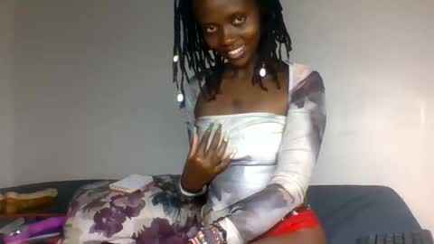 Snapshot of scentedfriction chatting on November 15, 6:00 am scentedfriction online show from November 15, 6:00 am