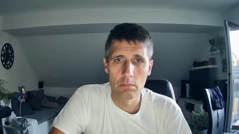 Snapshot of schnuckigeil chatting on July 9, 7:07 pm Dildomen online show from July 9, 7:07 pm