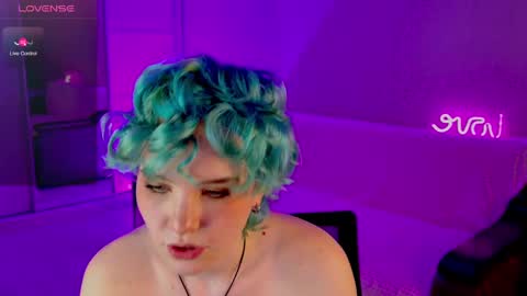 Snapshot of school_love chatting on February 19, 4:11 pm Rina online show from February 19, 4:11 pm