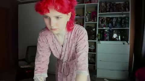 Snapshot of school_love chatting on May 1, 7:24 am Rina online show from May 1, 7:24 am