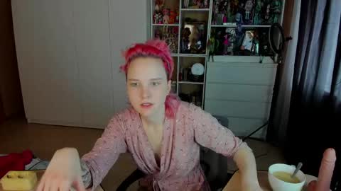 Snapshot of school_love chatting on May 13, 7:17 am Rina online show from May 13, 7:17 am