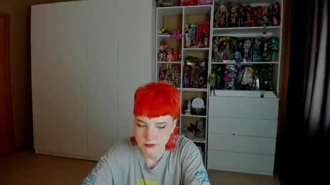 Snapshot of school_love chatting on June 5, 7:36 am Rina online show from June 5, 7:36 am