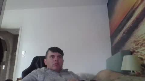 Snapshot of schosch01 chatting on May 6, 6:52 am schosch01 online show from May 6, 6:52 am