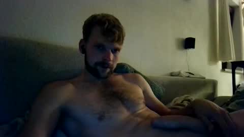 Snapshot of schrilliex chatting on October 19, 9:04 pm Scautch online show from October 19, 9:04 pm