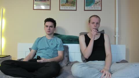 Thomas brunette and Alex blond online show from December 6, 4:49 pm