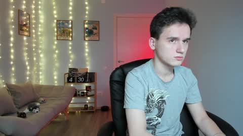 Thomas brunette and Alex blond online show from December 16, 5:06 am