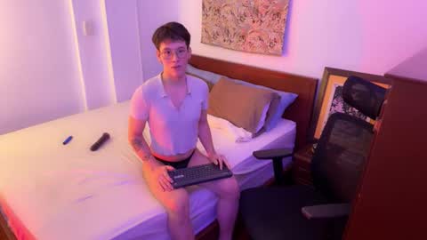 ScoobySnack online show from December 19, 1:34 am