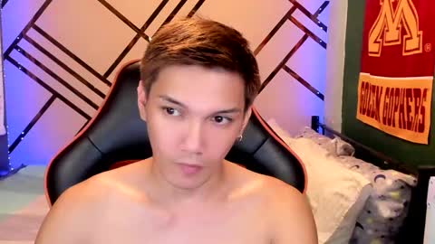 Snapshot of scorphoenix chatting on December 15, 8:04 pm Not Angelo online show from December 15, 8:04 pm