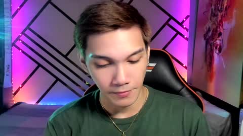 Snapshot of scorphoenix chatting on December 21, 8:10 pm Not Angelo online show from December 21, 8:10 pm