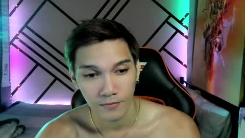 Snapshot of scorphoenix chatting on December 21, 11:13 pm Not Angelo online show from December 21, 11:13 pm