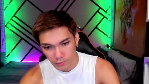 Snapshot of scorphoenix chatting on December 22, 9:09 pm Not Angelo online show from December 22, 9:09 pm