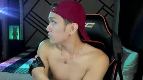 Snapshot of scorphoenix chatting on December 26, 8:21 pm Not Angelo online show from December 26, 8:21 pm