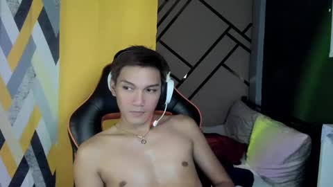 Snapshot of scorphoenix chatting on December 27, 10:16 pm Not Angelo online show from December 27, 10:16 pm