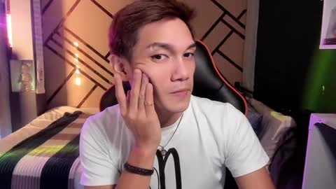 Snapshot of scorphoenix chatting on December 28, 10:34 pm Not Angelo online show from December 28, 10:34 pm