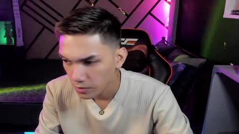 Snapshot of scorphoenix chatting on January 3, 8:43 pm Not Angelo online show from January 3, 8:43 pm